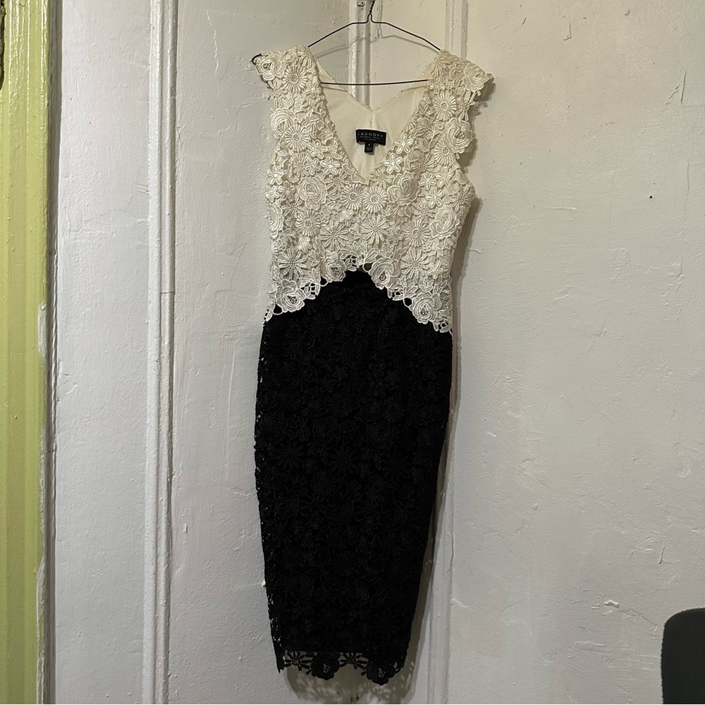 Laundry By Shelli Segal Los Angeles Black & Ivory dress